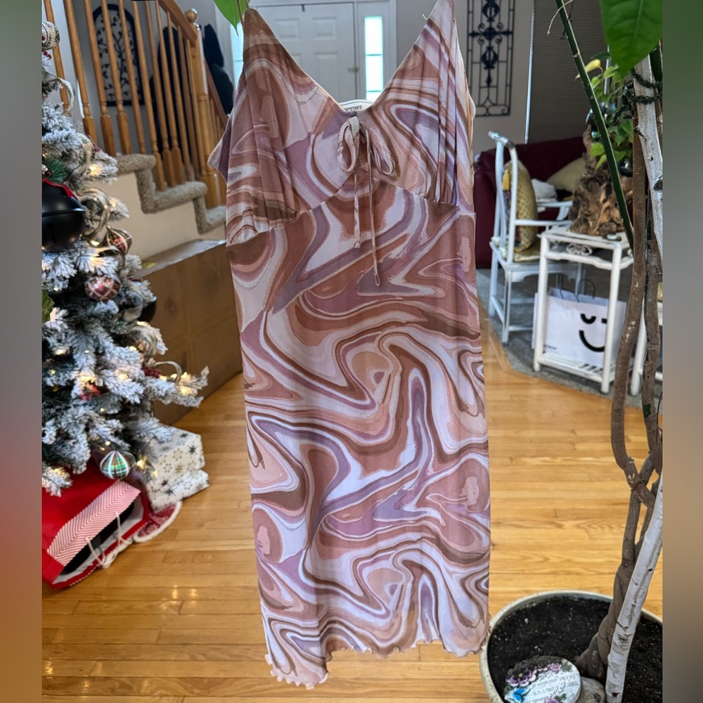 Elegant Swirl Pattern Midi Dress